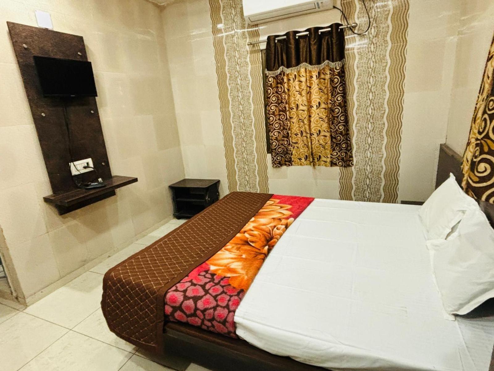 Hotel Shree Nath - 200 Meters From Dwarkadhish Temple Экстерьер фото